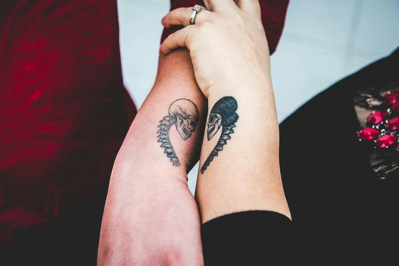 idee cadeau premiere saint valentin couple tatouage duo