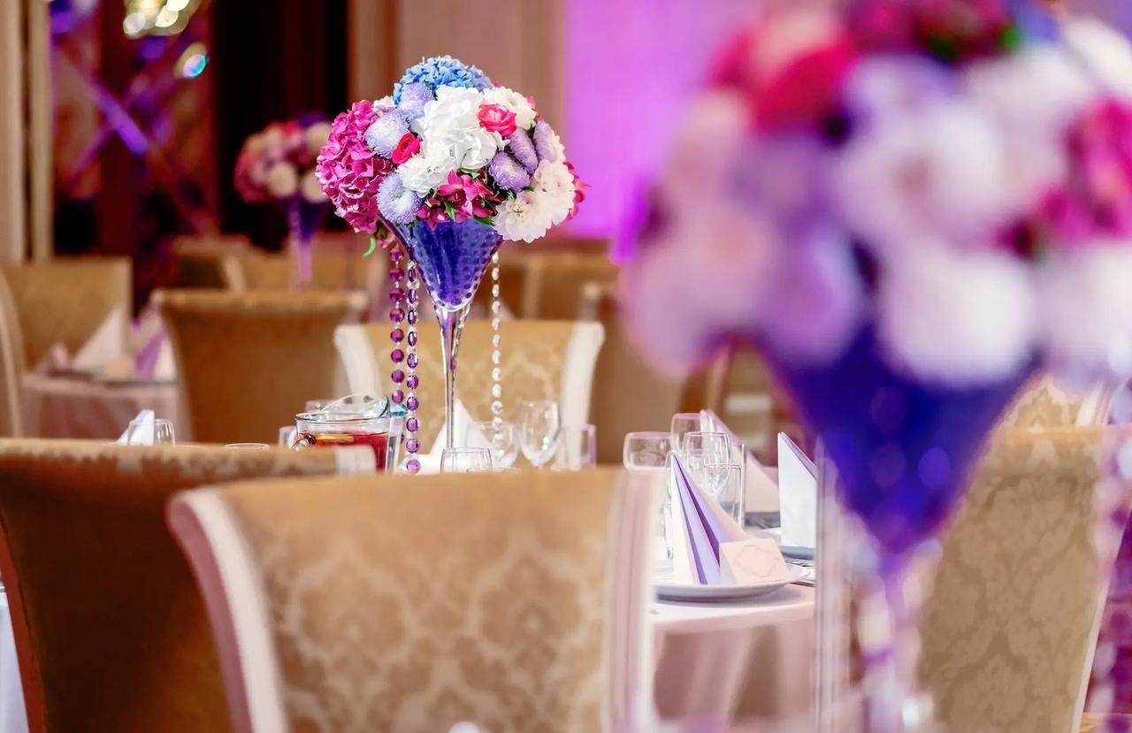 deco dopamine mariage fleurs table