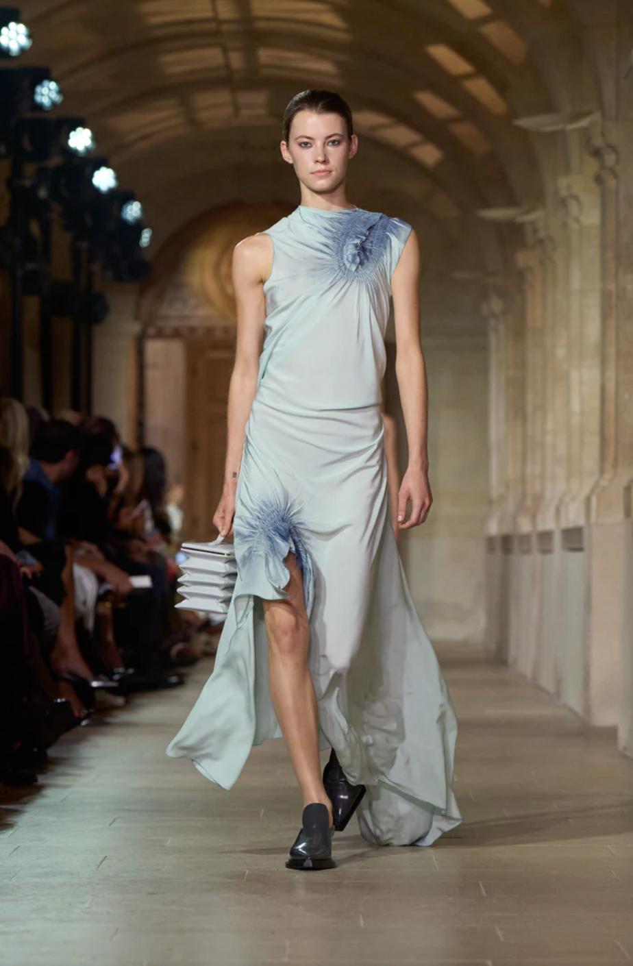 tenue invitee mariage 2026 couleur bleu glacier