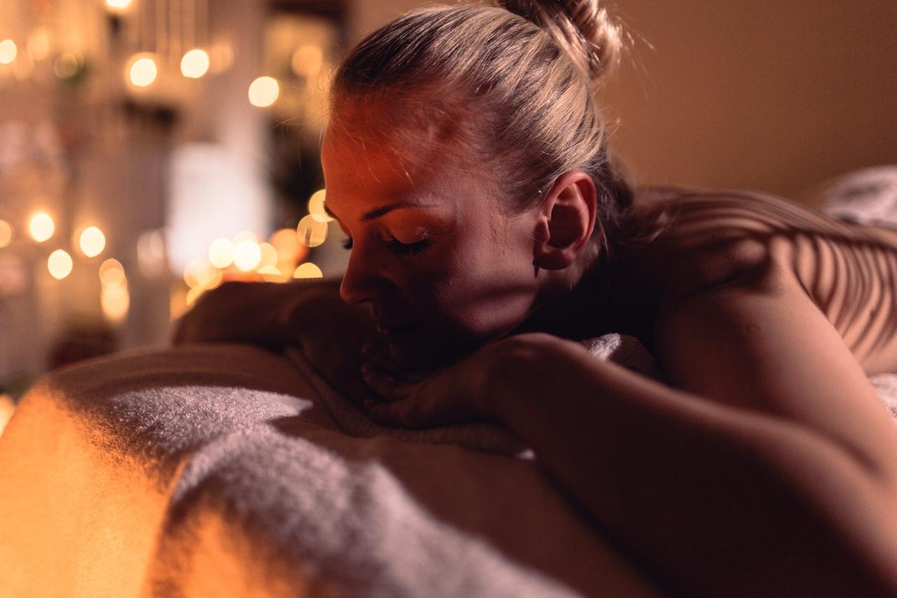 Huile de massage couple