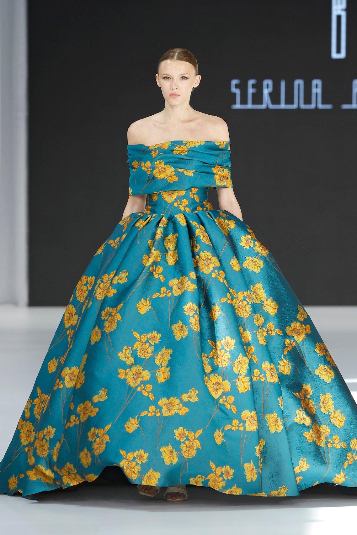 robe de mariée bustier princesse avec fleurs japonaises