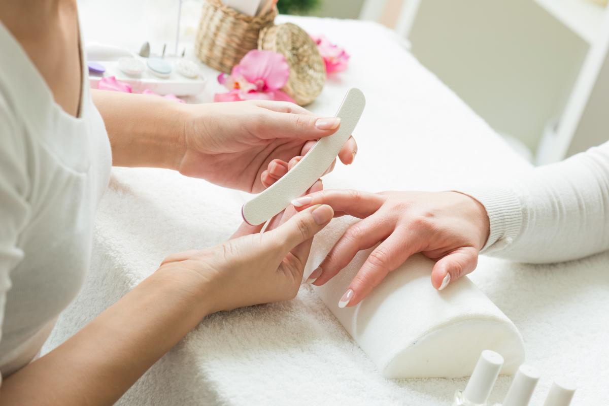 manucure de mariage et conseils, ongles de mariée