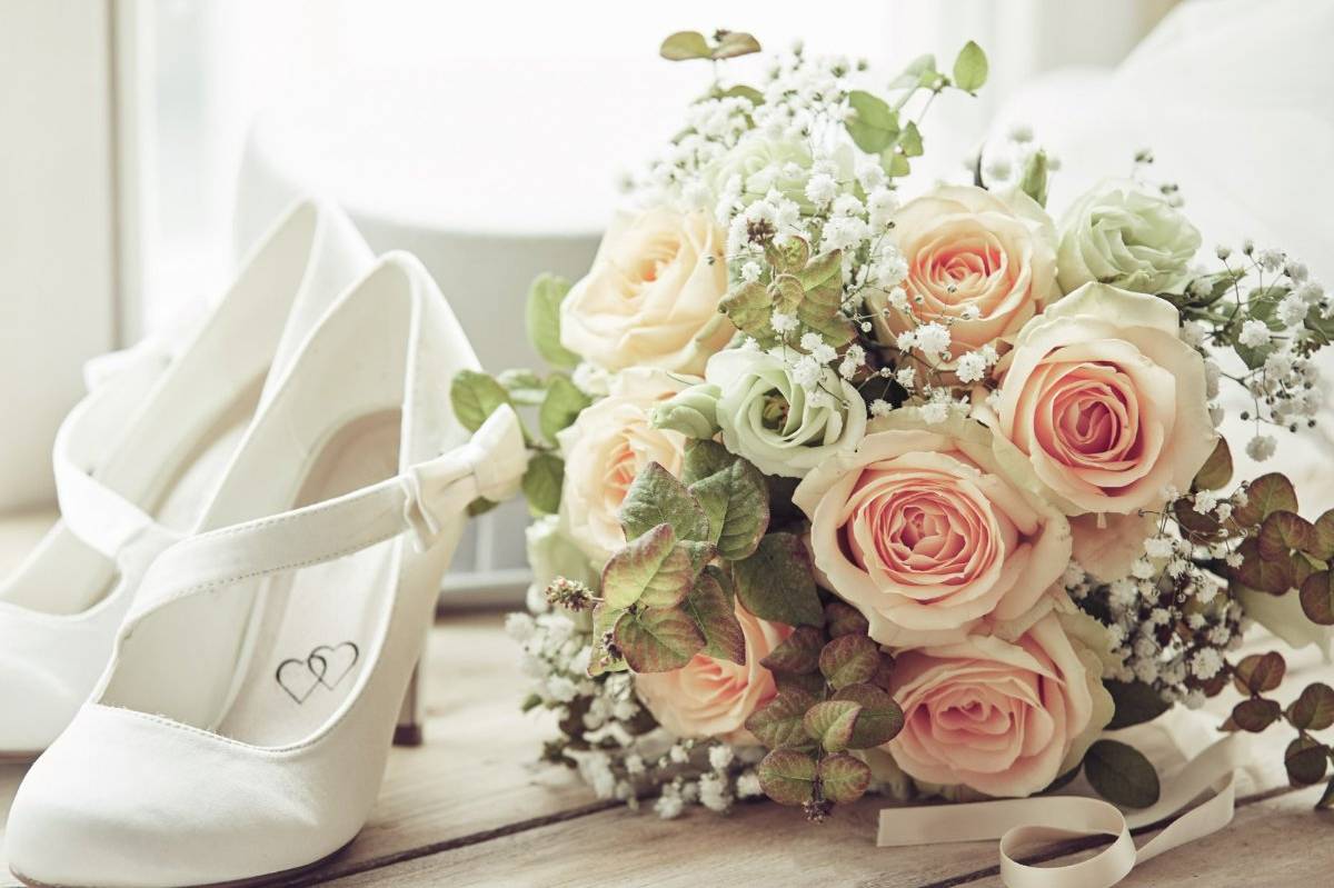 5 options pour un ravissant bouquet de mariée avec des roses