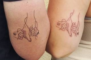 tatouage couple famille mains enfants