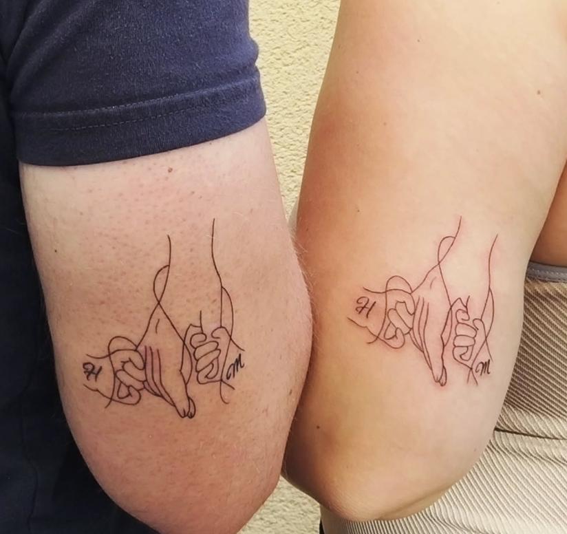 tatouage couple famille mains enfants