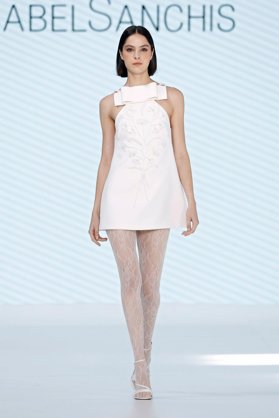 mini robe de mariée à noeud, isabel sanchis