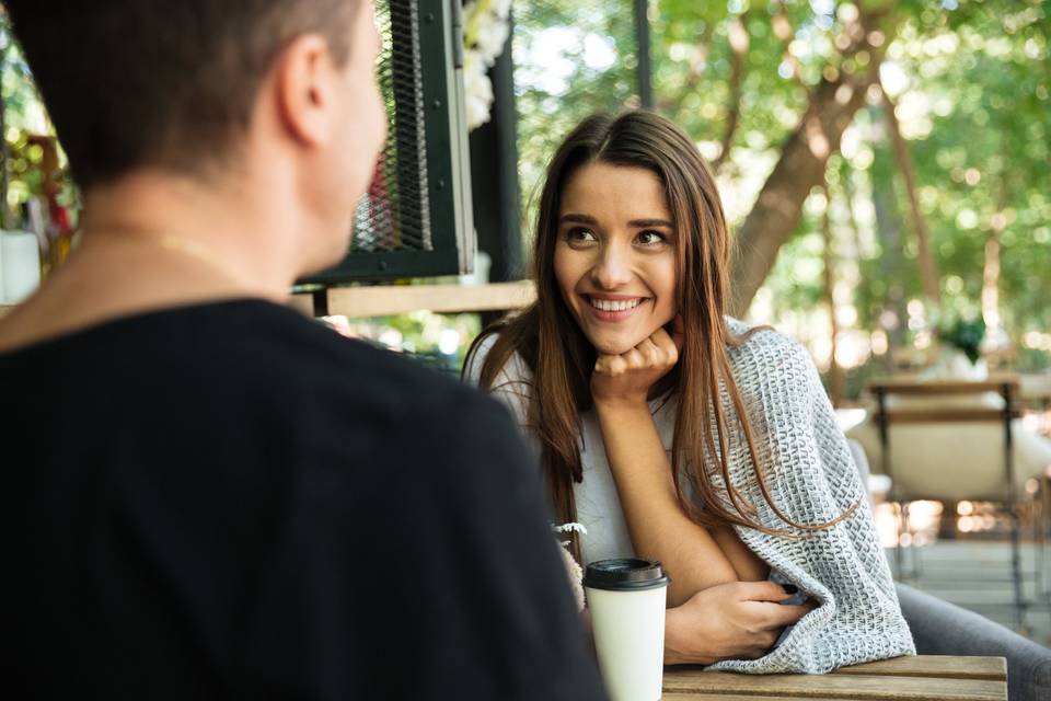 Plus de 135 idées de sujets de conversation profonds ou coquins pour couple (ou avec son crush)