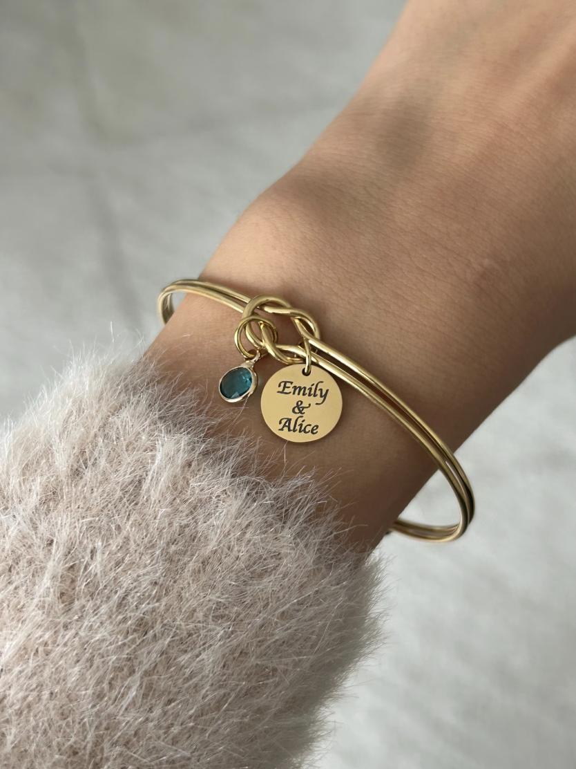 idee cadeau premiere saint valentin femme bracelet chic personnalise