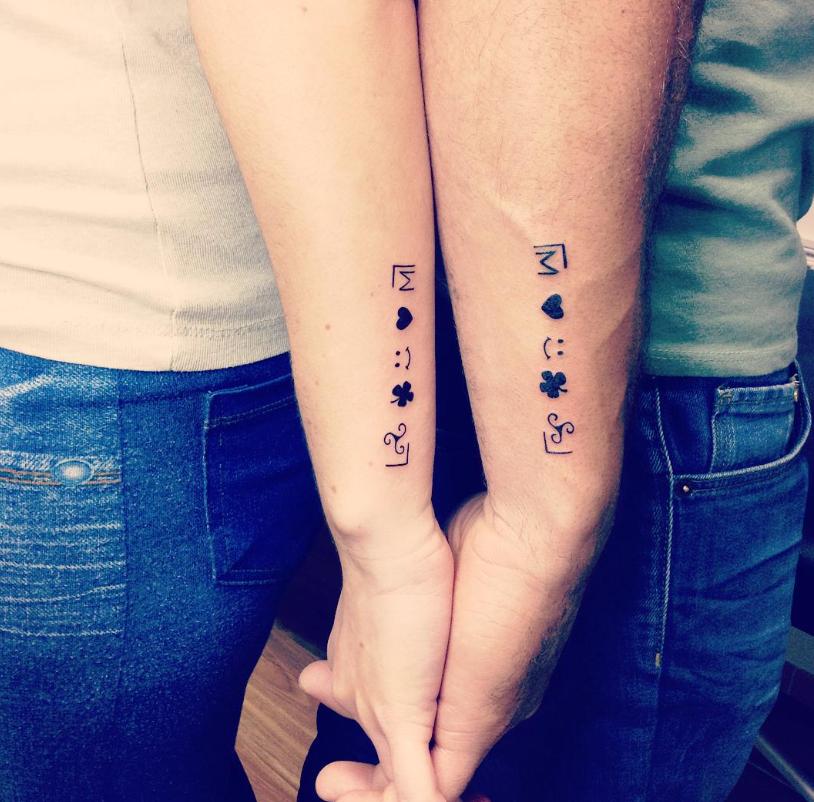 tatouage couple emoji