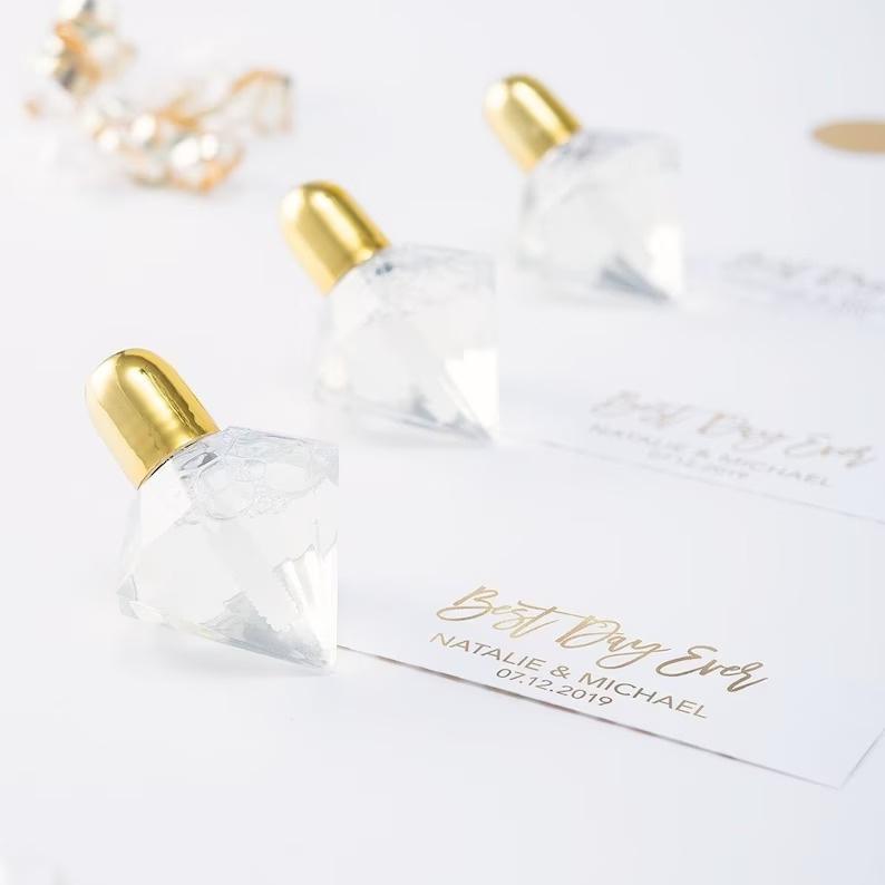 Bulles de savon pour mariage : 10 flacons originaux pour la sortie de la  cérémonie