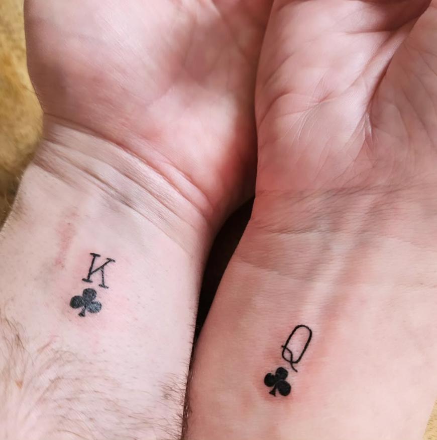 tatouage couple complementaire couronne reine et roi