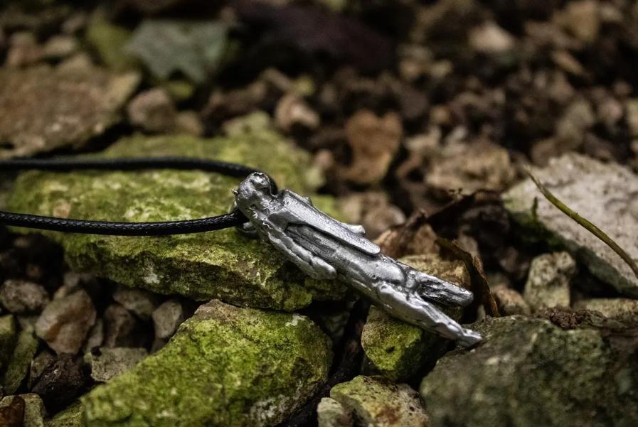 cadeau 10 ans mariage noces d'étain, pendentif homme-lion Hohlenstein