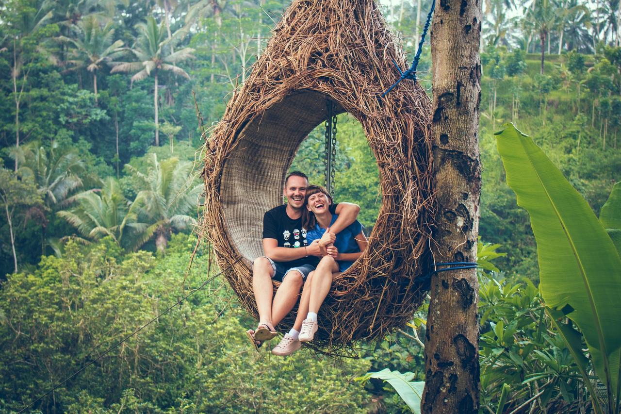 lune de miel bali couple jungle