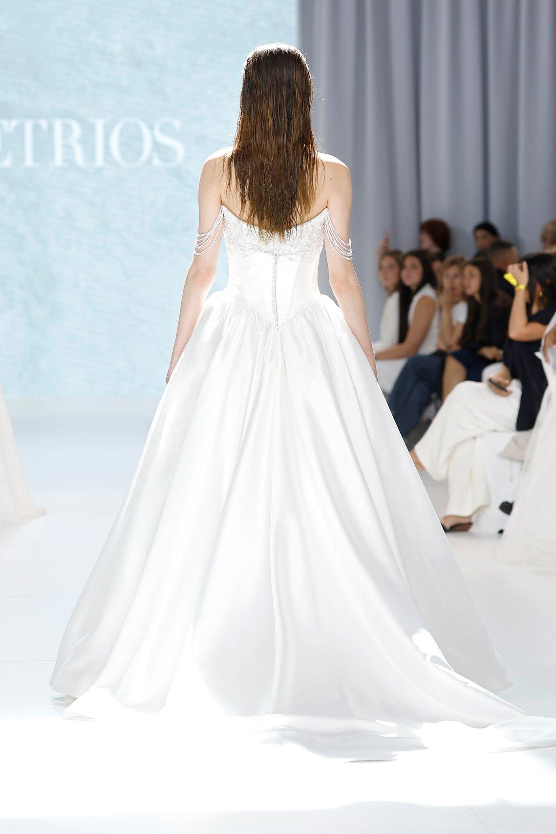 wet look, mariée cheveux effet mouillé, coiffure mariée tendance 2027