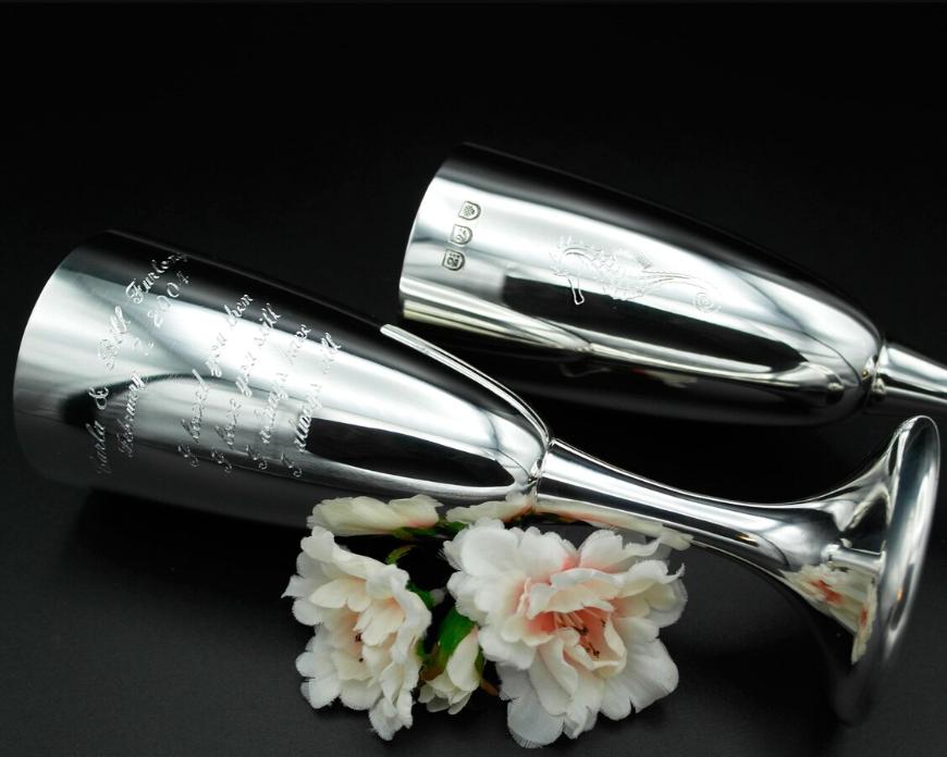 cadeau 10 ans mariage noces d'étain, coupe de champagne en etain personnalisable gravure