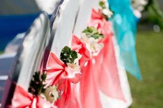 deco dopamine mariage chaises ceremonie