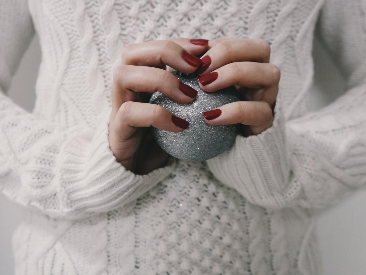 ongles courts de noël rouge