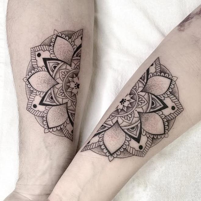 tatouage couple complementaire mandala