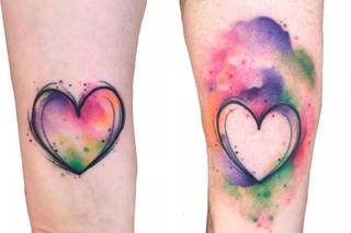 tatouage couple complementaire coeur couleur
