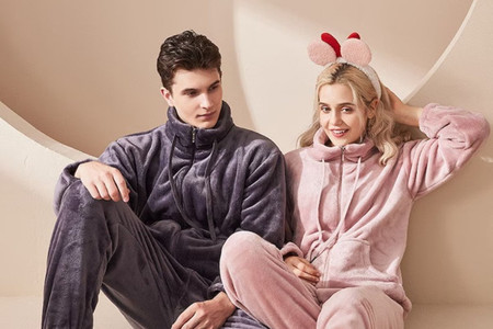 8 pyjamas pour les couples : le cadeau d'amour pour être assortis même de nuit !