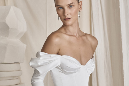 Robes de mariée minimalistes et sculpturales d'Alon Livné 2022 : elles ne vous laisseront pas de marbre !
