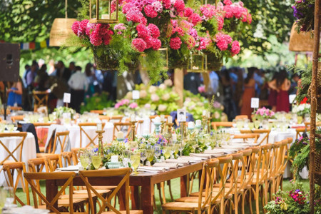 Dopamine Décor, la nouvelle tendance 2025 pour un mariage heureux !