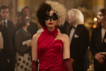 Votre look d'invitée comme... Emma Stone : 5 tendances que vous voudrez imiter pour votre robe de soirée!