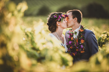 Fleurs pour le marié : 7 idées qu'il va adorer !