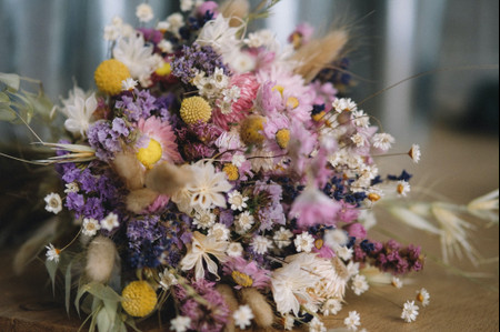 5 bouquets de mariée avec des fleurs séchées