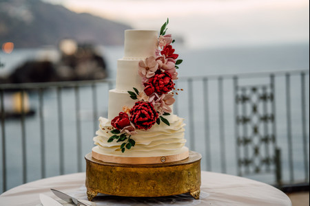 20 présentoirs à gâteaux de mariage : lequel pour votre jour J ?