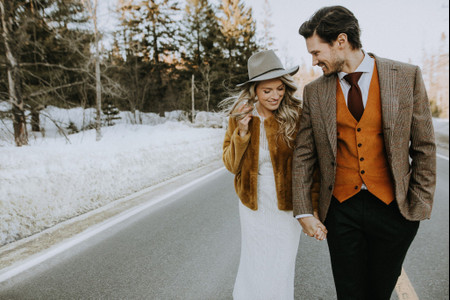 Costume du marié : comment le réutiliser après le mariage ?