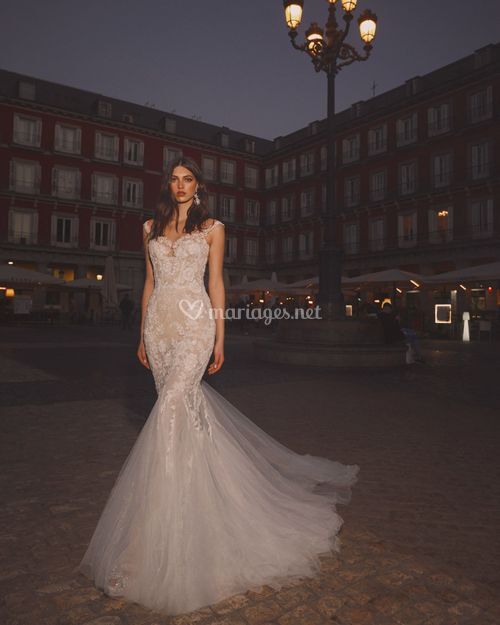 CLARE, Galia Lahav