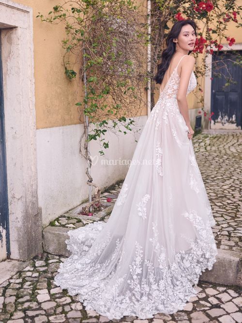 Rayna, Maggie Sottero