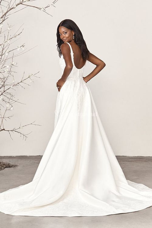 44387, Sincerity Bridal