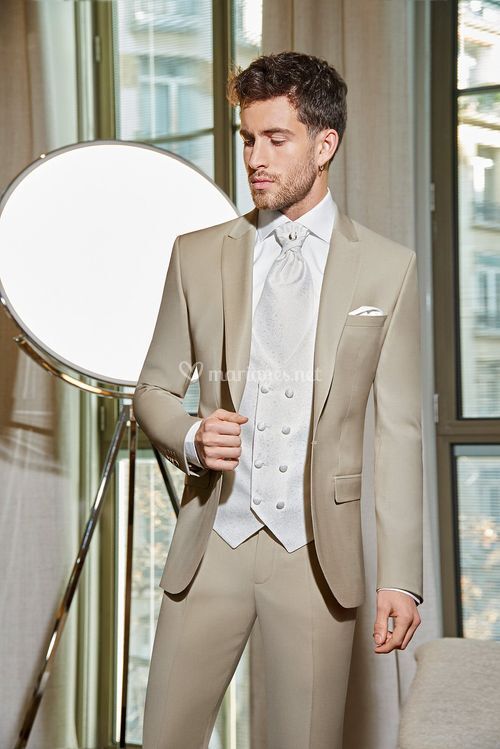 Costumes De Mari Sur Empire Du Mari Paris Beige Mariages Net