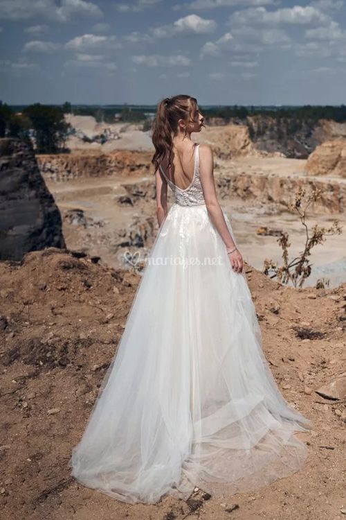 2210, Annais Bridal