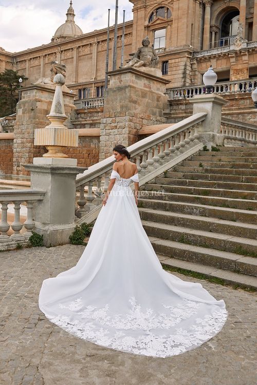 FELICITY, Pronovias