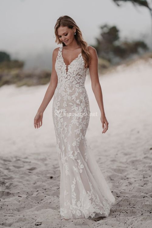 9909, Allure Bridals