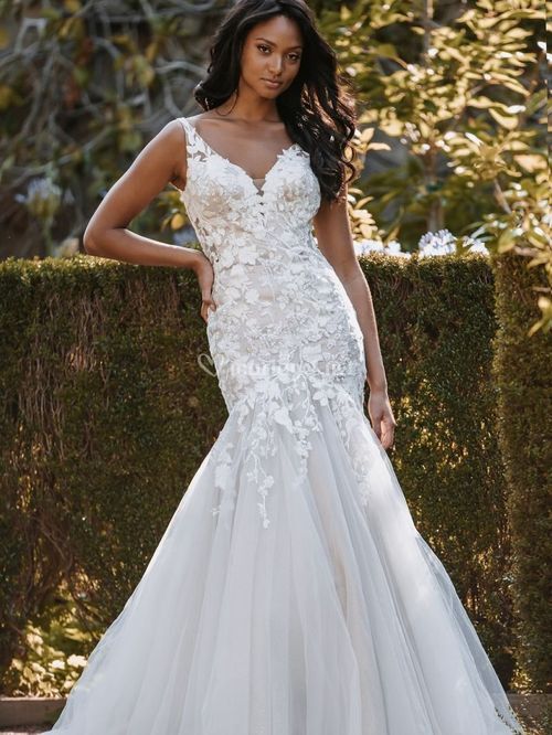 9913, Allure Bridals