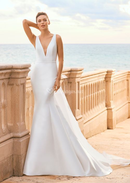 IONA, Pronovias