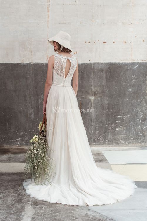 AMBAR, Fara Sposa