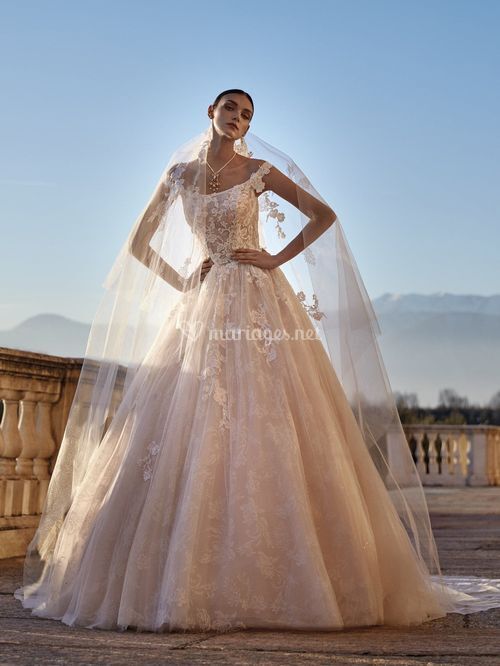 yani, Atelier Pronovias