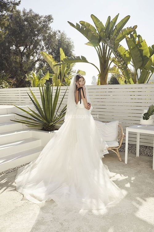 BRADSHAW, Casablanca Bridal