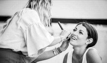 Carolyne make up & hair artist