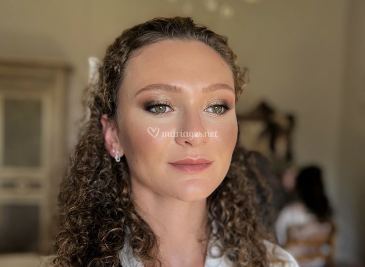 Make up by Isis