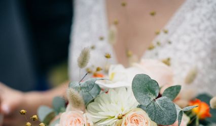 Natural Flowers by Chloé