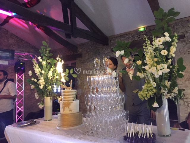 Wedding Cake Et Champagne De Artisan Traiteur Photo 10