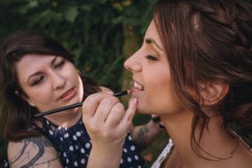 Virginie Desfontaines Hair & Make Up Artist