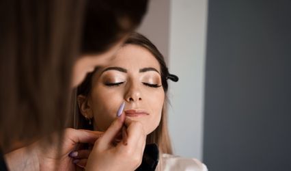 Emerald Makeup Artist
