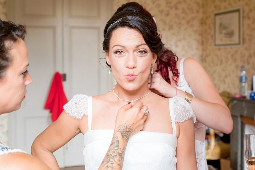 Quels bijoux choisir en fonction du décolleté de la robe de mariée ? 1